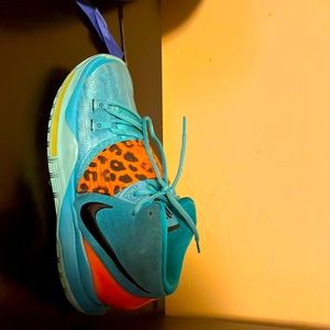 Nike kyrie size 9 Men